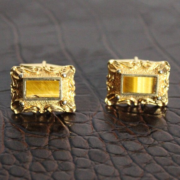 1970s Gold Tone Cuff Links Ornate Baroque Revival Style Vintage - Picture 1 of 8